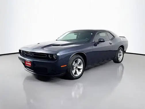 2018 Dodge Challenger SXT RWD photo