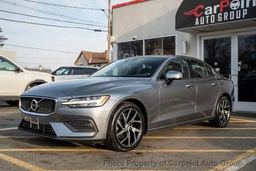 2020 Volvo S60 Momentum FWD photo