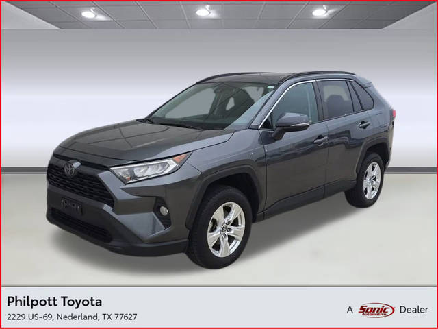 2019 Toyota RAV4 XLE FWD photo
