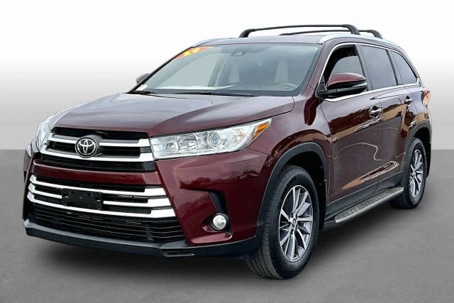 2019 Toyota Highlander XLE FWD photo