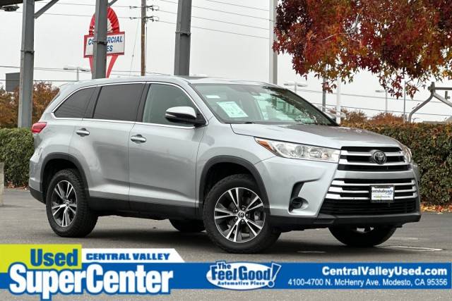 2019 Toyota Highlander LE FWD photo