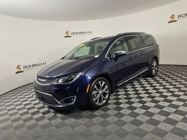 2018 Chrysler Pacifica Minivan Limited FWD photo