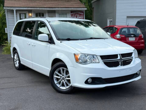 2018 Dodge Grand Caravan SXT FWD photo