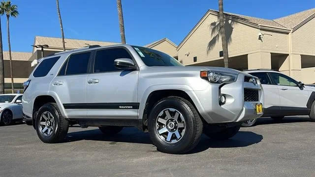 2019 Toyota 4Runner SR5 RWD photo