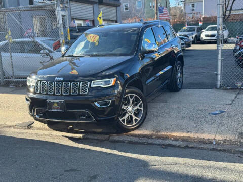 2019 Jeep Grand Cherokee Overland 4WD photo