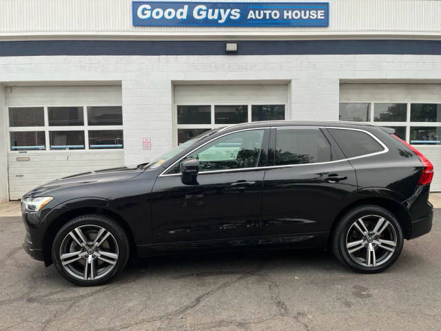 2020 Volvo XC60 Momentum AWD photo