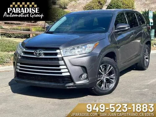 2019 Toyota Highlander LE Plus FWD photo