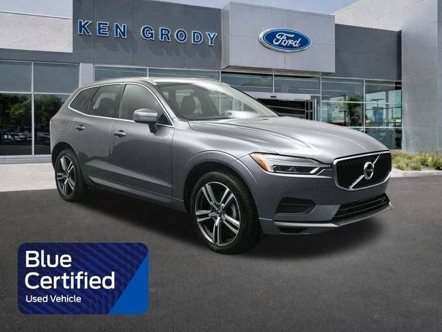 2020 Volvo XC60 Momentum AWD photo