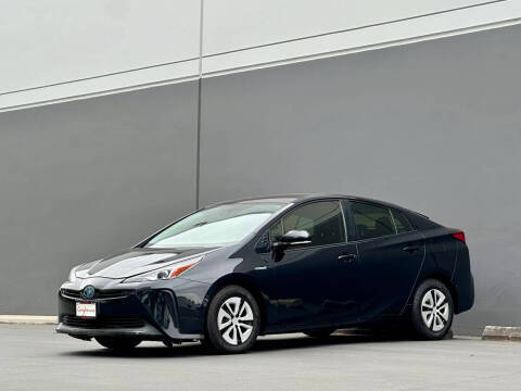 2019 Toyota Prius LE FWD photo