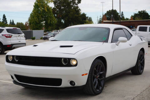 2019 Dodge Challenger SXT RWD photo