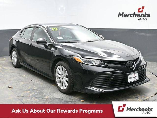 2019 Toyota Camry LE FWD photo