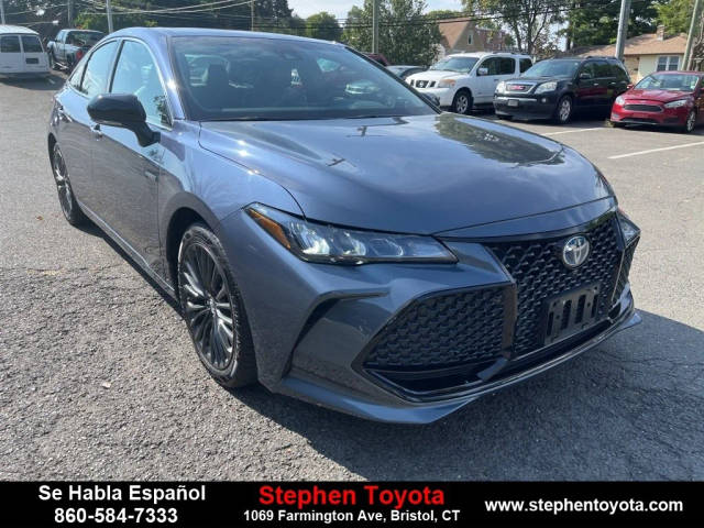 2019 Toyota Avalon Hybrid XSE FWD photo