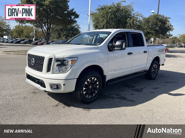 2019 Nissan Titan PRO-4X 4WD photo