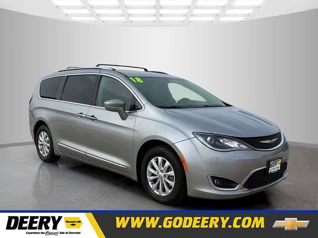 2018 Chrysler Pacifica Minivan Touring L FWD photo