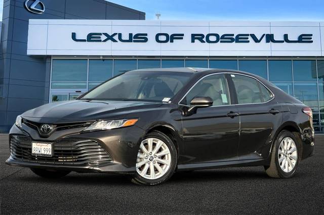 2019 Toyota Camry LE FWD photo