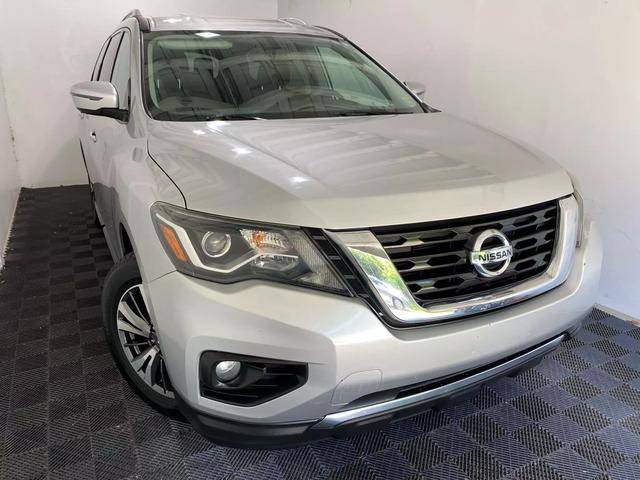 2017 Nissan Pathfinder SV FWD photo