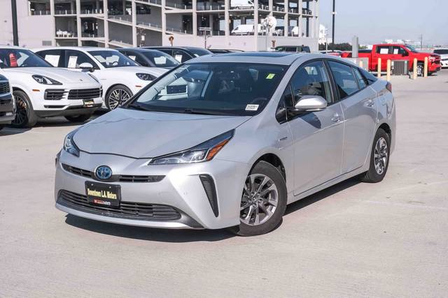 2019 Toyota Prius XLE FWD photo