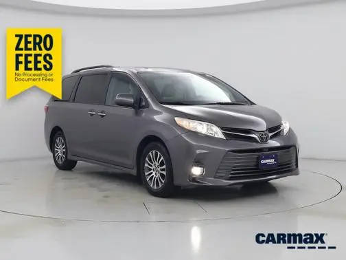 2020 Toyota Sienna XLE Premium FWD photo