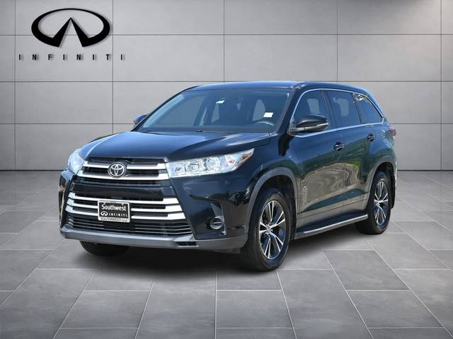 2019 Toyota Highlander LE FWD photo