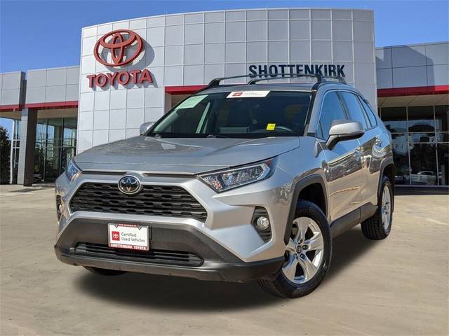 2019 Toyota RAV4 XLE FWD photo