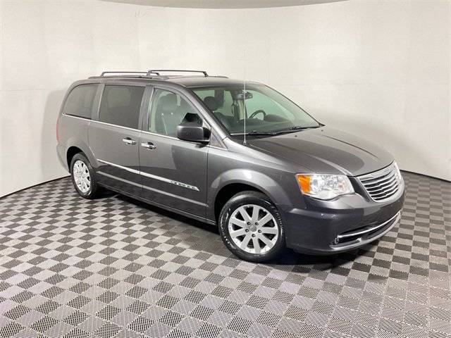 2015 Chrysler Town and Country Touring FWD photo