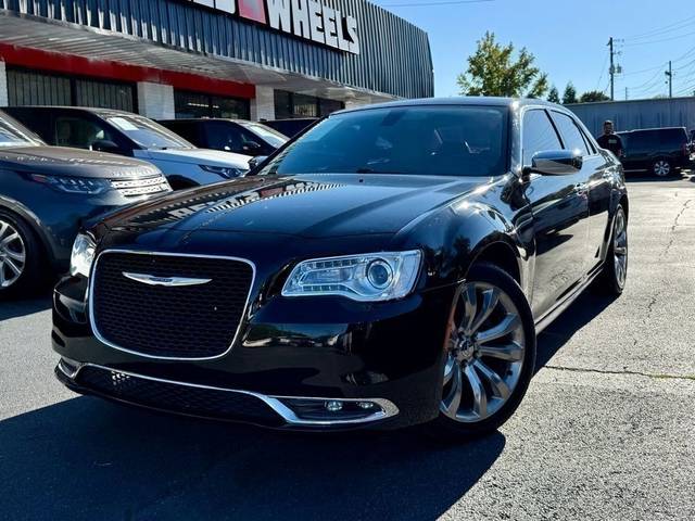 2018 Chrysler 300 Limited RWD photo
