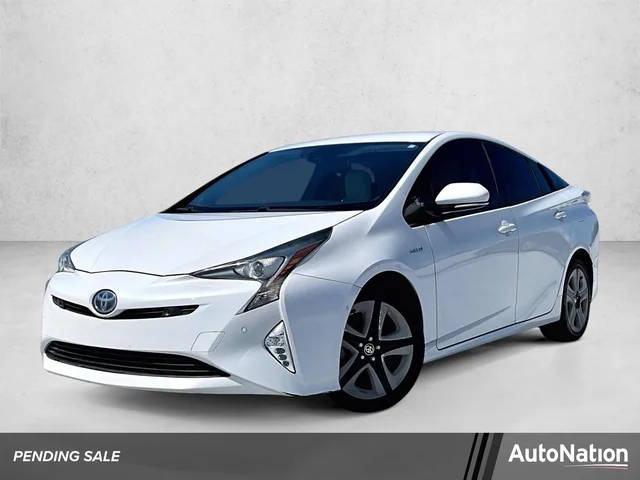 2018 Toyota Prius Three Touring FWD photo