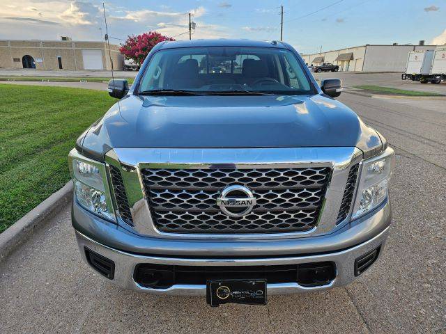 2018 Nissan Titan SV 4WD photo