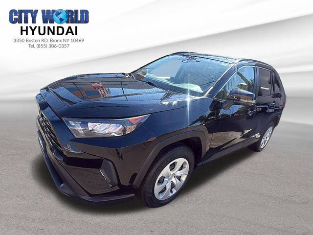 2019 Toyota RAV4 LE AWD photo