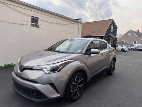 2019 Toyota C-HR XLE FWD photo