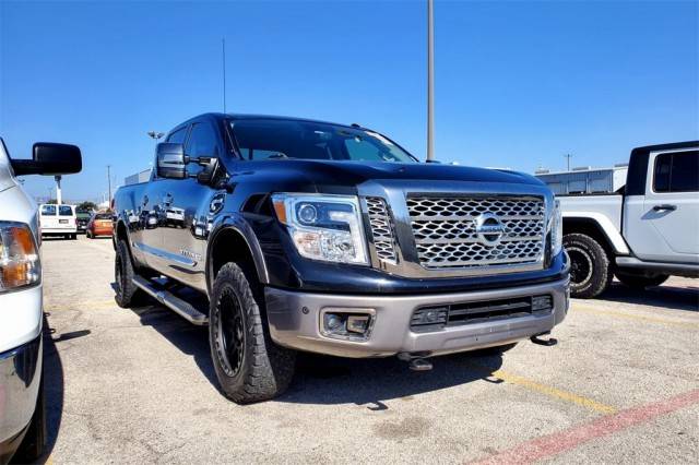 2019 Nissan Titan XD Platinum Reserve 4WD photo