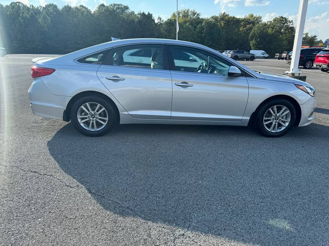 2015 Hyundai Sonata 2.4L SE FWD photo