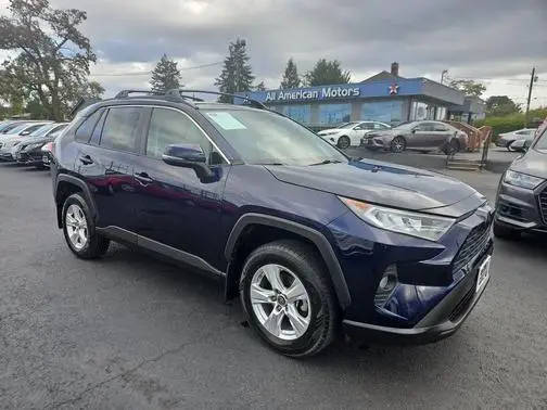 2019 Toyota RAV4 XLE FWD photo