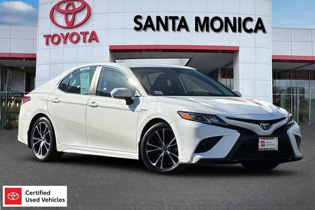 2019 Toyota Camry Hybrid SE FWD photo