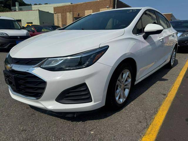 2019 Chevrolet Cruze LT FWD photo