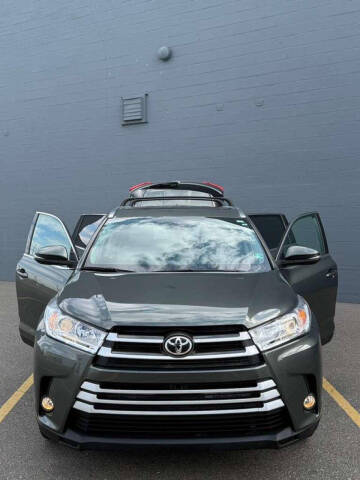 2019 Toyota Highlander XLE AWD photo