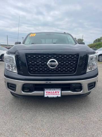 2019 Nissan Titan SV 4WD photo