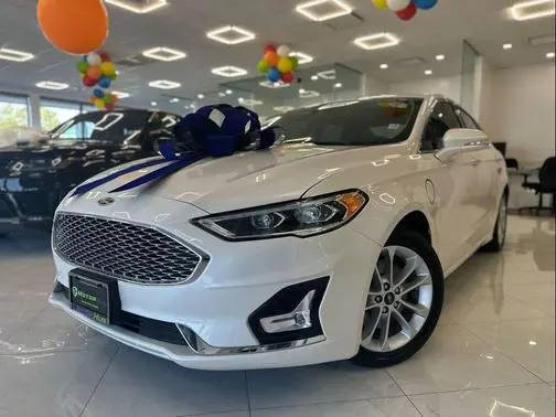2019 Ford Fusion Energi Titanium FWD photo