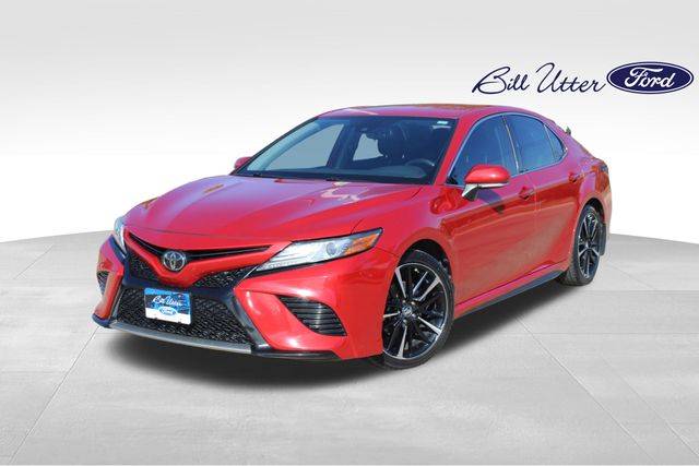 2019 Toyota Camry XSE FWD photo