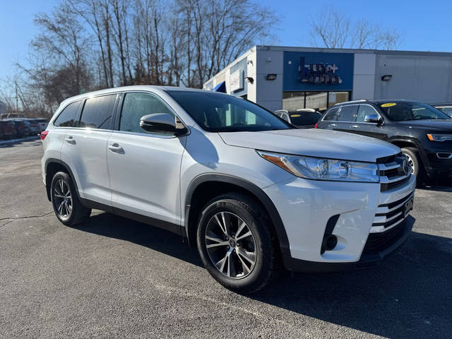 2019 Toyota Highlander LE AWD photo