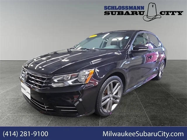2018 Volkswagen Passat R-Line FWD photo