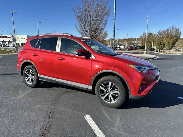 2017 Toyota RAV4 XLE AWD photo