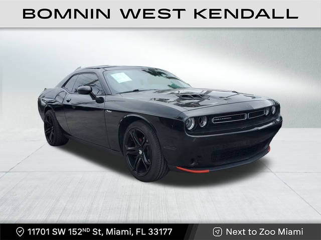 2019 Dodge Challenger SXT RWD photo