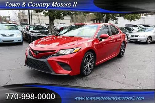 2019 Toyota Camry SE FWD photo