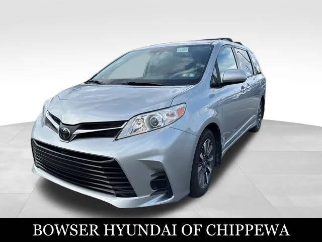 2020 Toyota Sienna LE AWD photo