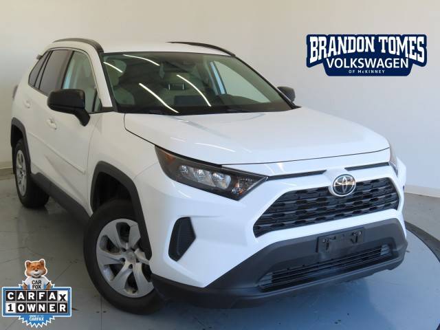 2019 Toyota RAV4 LE AWD photo