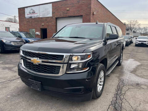 2019 Chevrolet Suburban LT 4WD photo