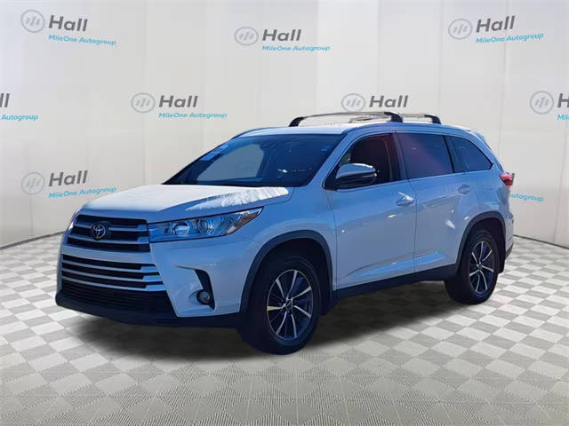 2019 Toyota Highlander XLE FWD photo