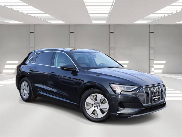 2019 Audi e-tron Prestige AWD photo