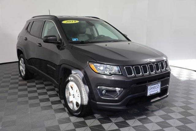 2019 Jeep Compass Latitude 4WD photo